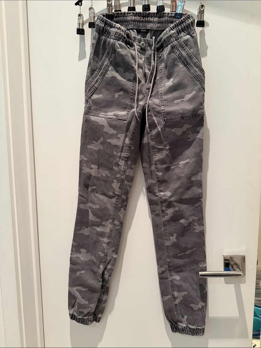 American Eagle Outfitters Gray Camo Kids Jogger Pants
